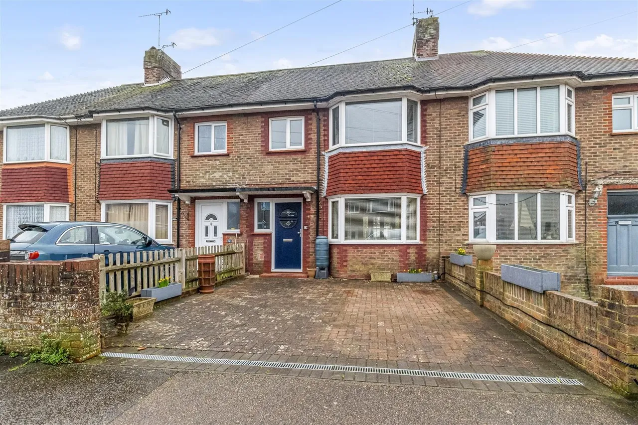3 bed house for sale — Guildford Road, Worthing