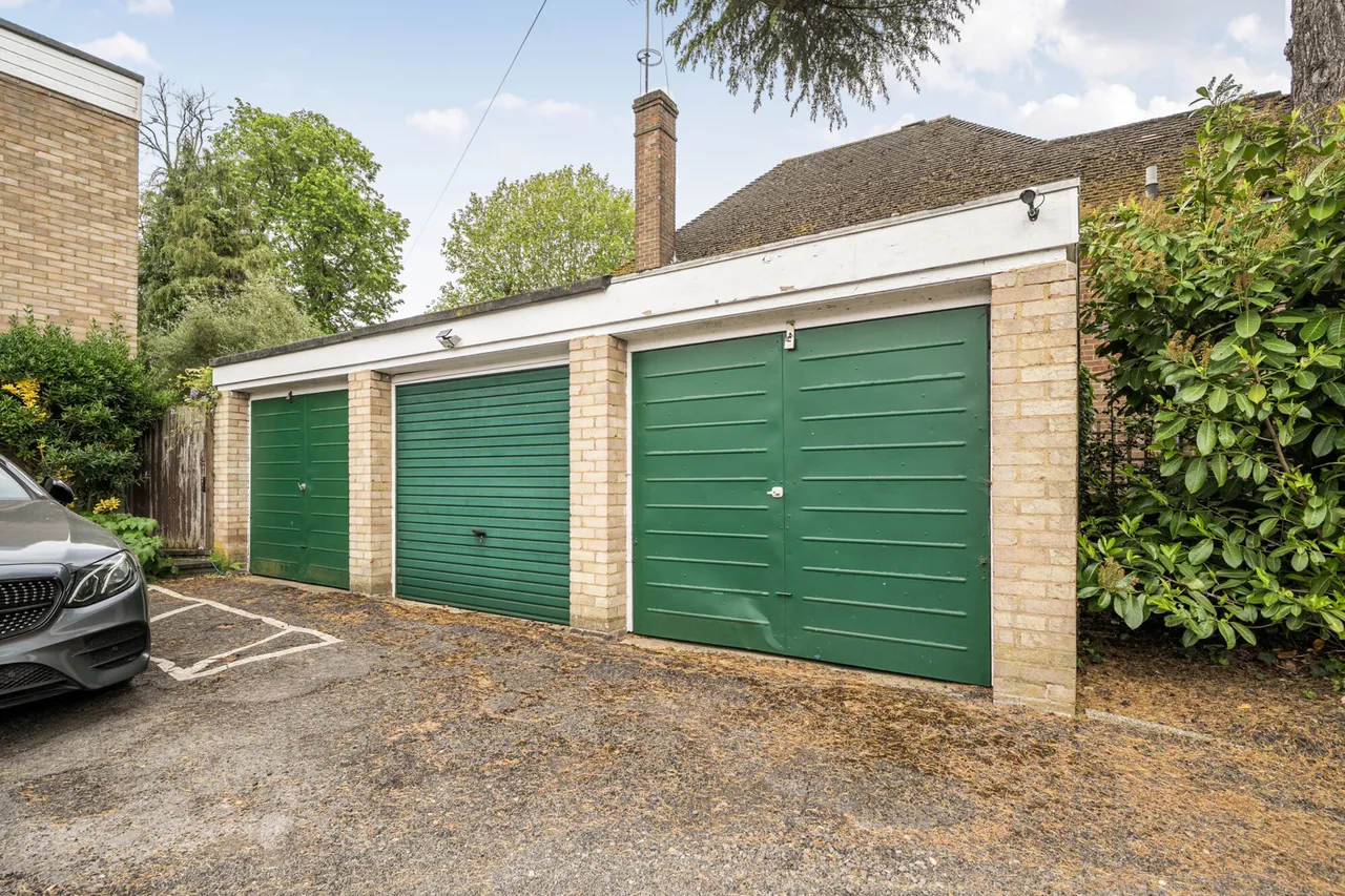 Chesham Court, Northwood, HA6, photo 9