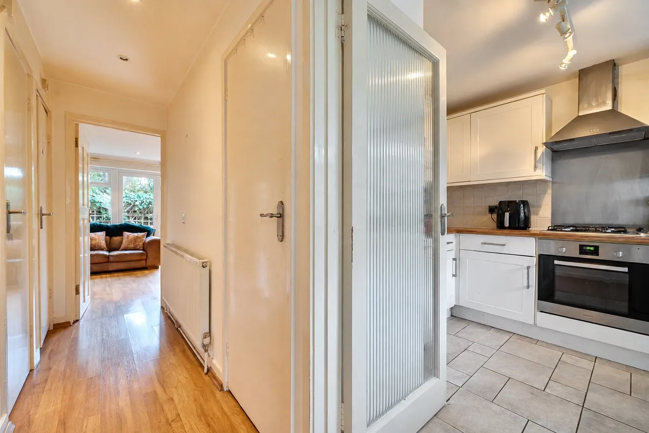 Chesham Court, Northwood, HA6, photo 4