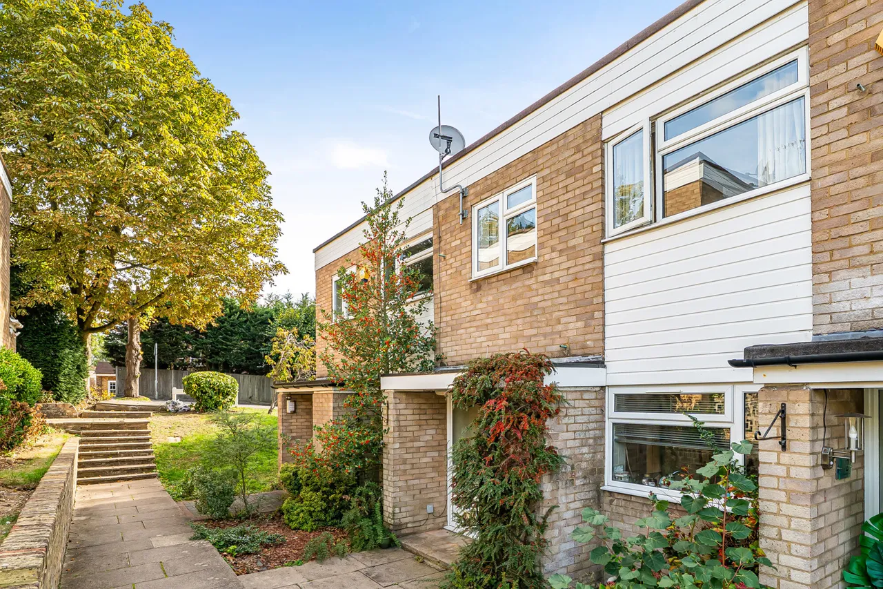 Chesham Court, Northwood, HA6, photo 12
