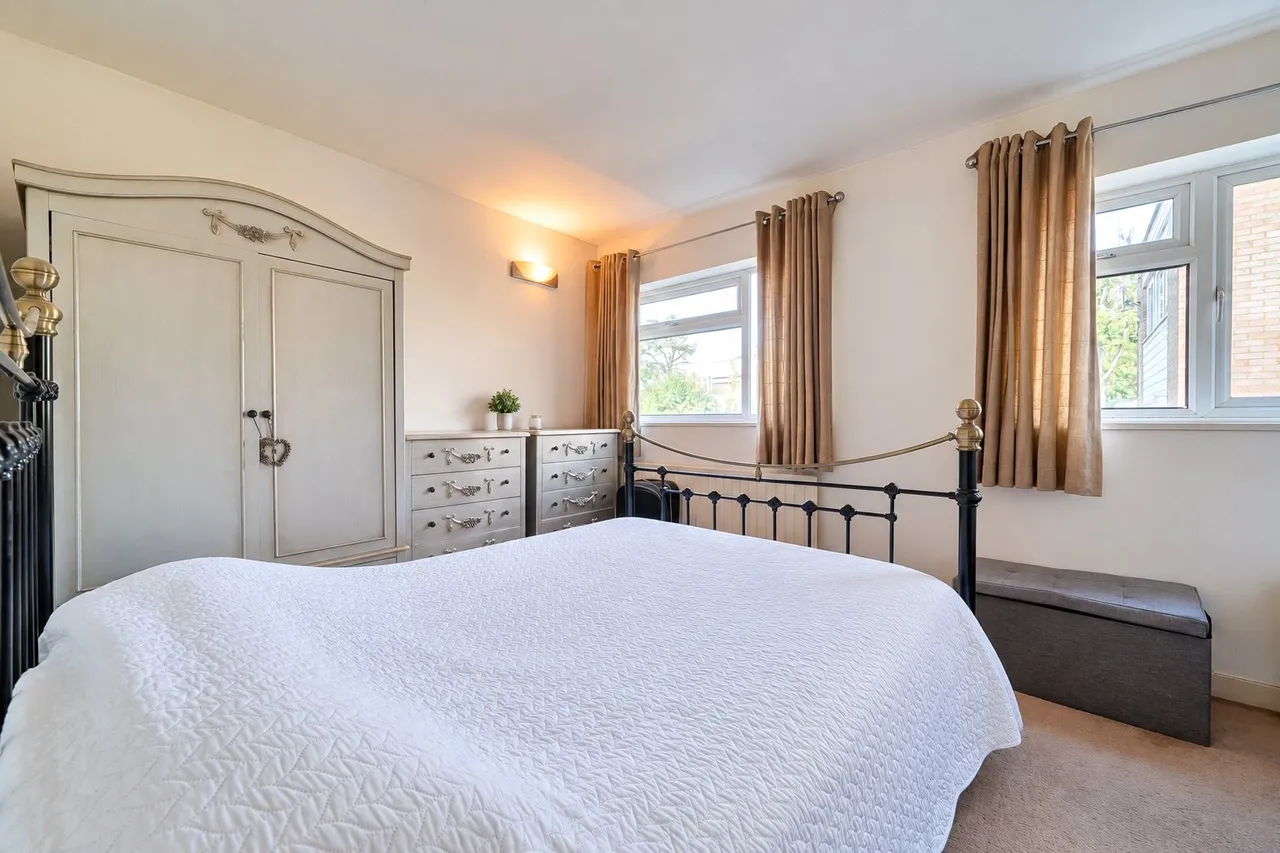Chesham Court, Northwood, HA6, photo 6