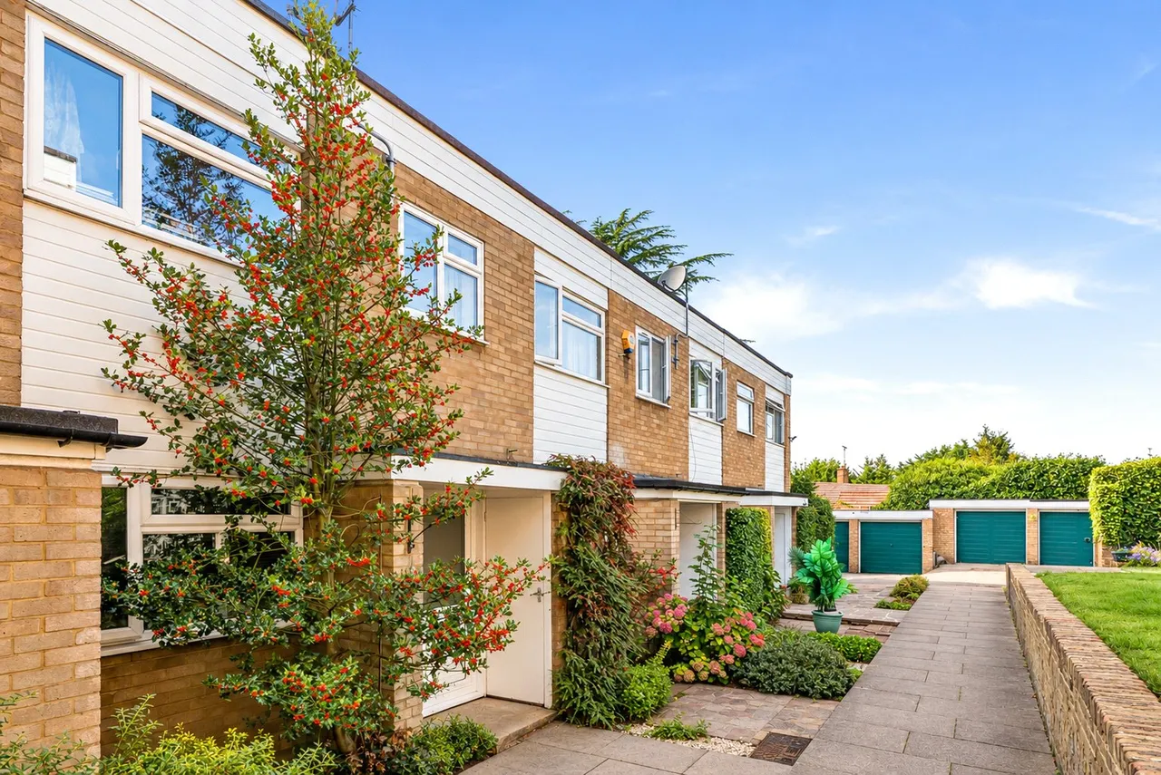 Chesham Court, Northwood, HA6, photo 10