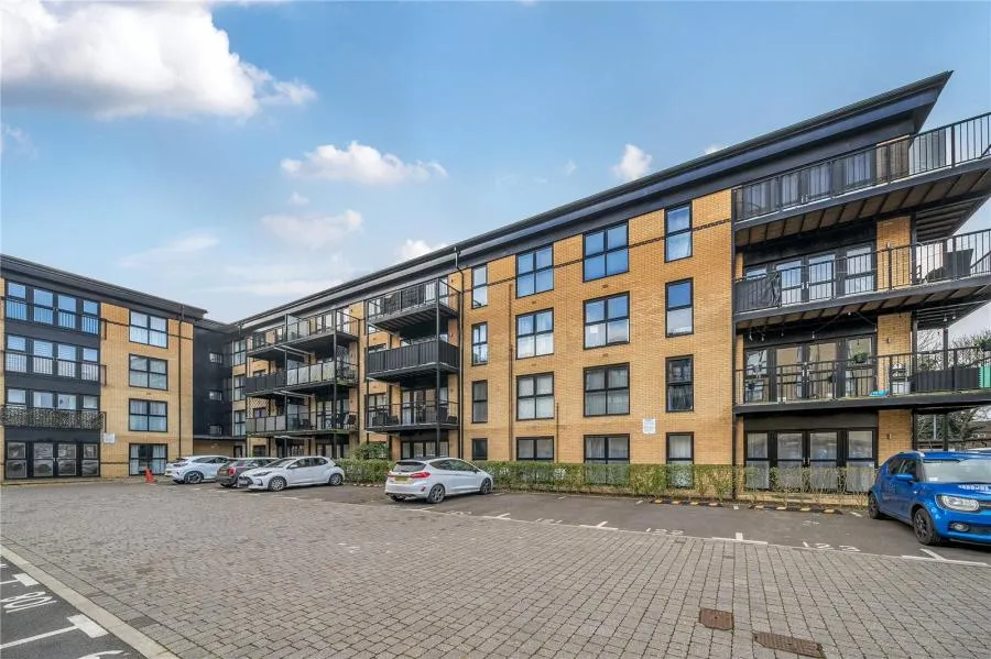 2 bed house for sale, Giles Crescent, Stevenage, SG1
