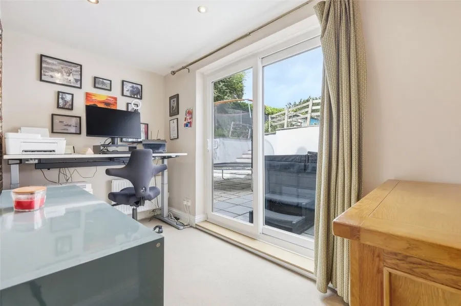 with 3 bedrooms in Albury, Ware, SG11, photo 20