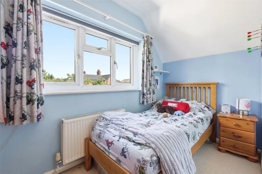 with 3 bedrooms in Albury, Ware, SG11, photo 9