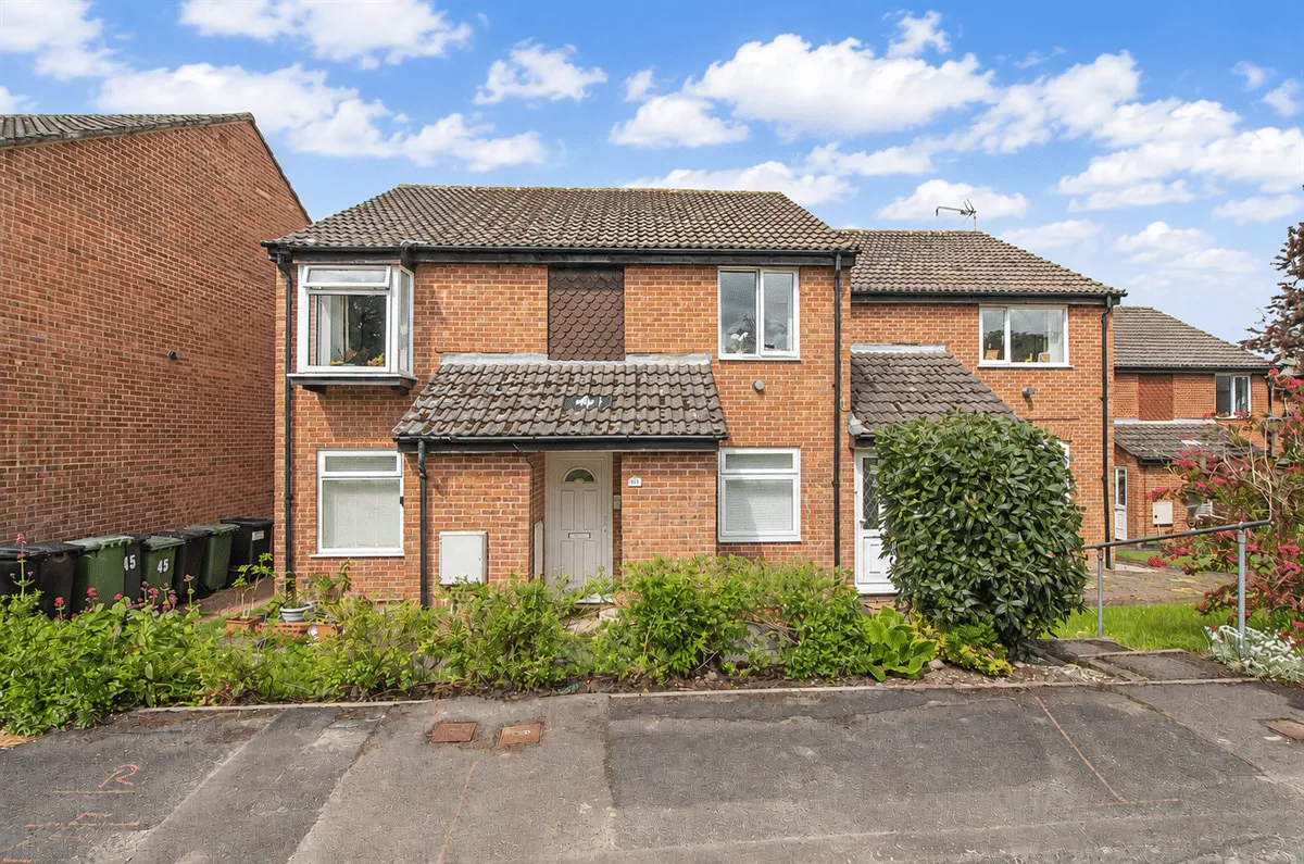 2 bed flat for sale — Valley Park Drive, Waterlooville, PO8 0PG