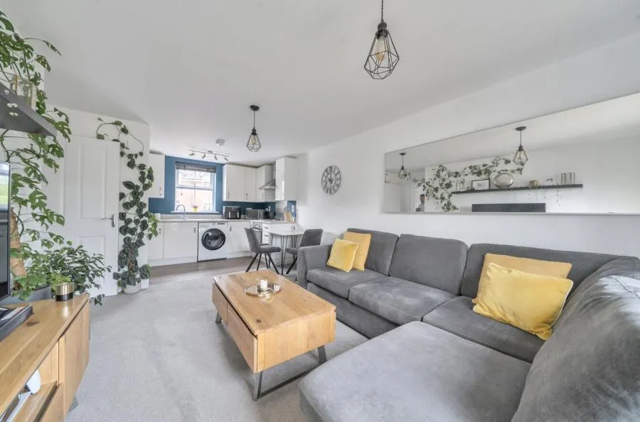 Hutton Close, Newbury, RG14, photo 2