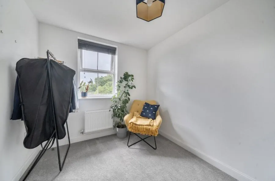 Hutton Close, Newbury, RG14, photo 11