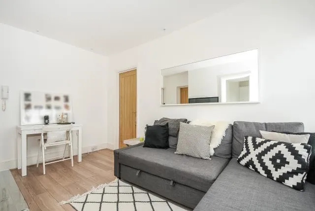 London Road, Newbury, RG14, photo 4