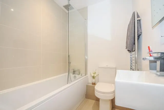 London Road, Newbury, RG14, photo 8
