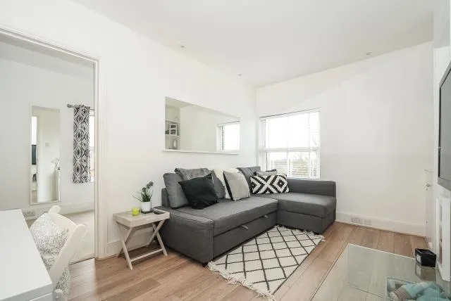 London Road, Newbury, RG14, photo 3