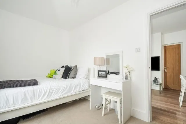 London Road, Newbury, RG14, photo 7