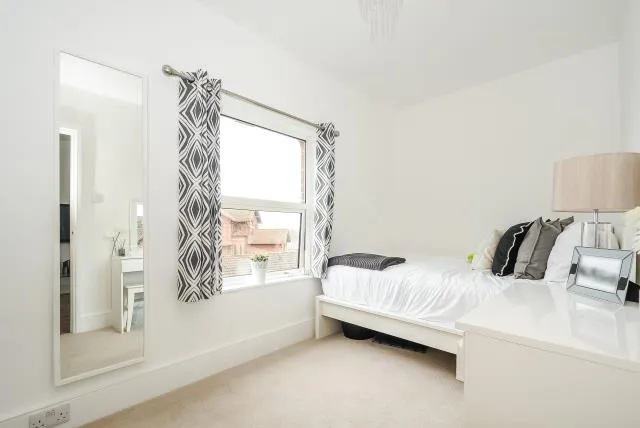 London Road, Newbury, RG14, photo 6