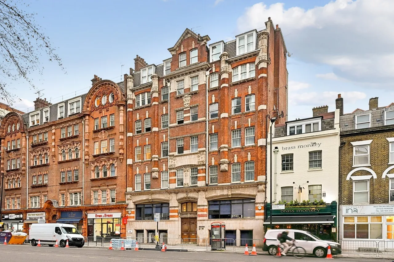 Vauxhall Bridge Road, London, SW1V, photo 4