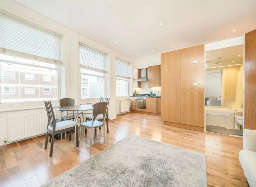 Castletown Road, West Kensington, W14, photo 2
