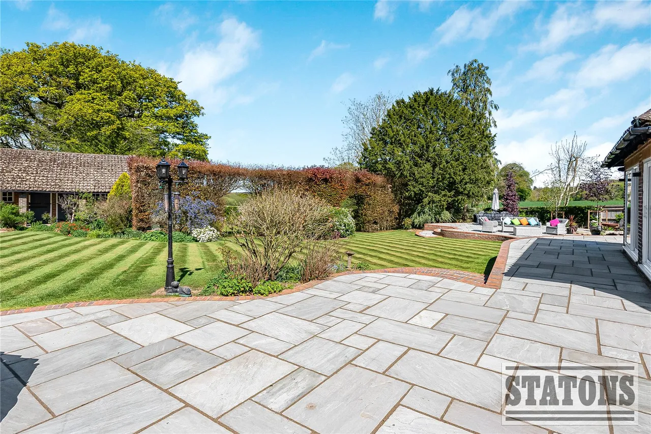 Grubbs Lane, Brookmans Park, Hertfordshire, AL9 6EH, photo 5