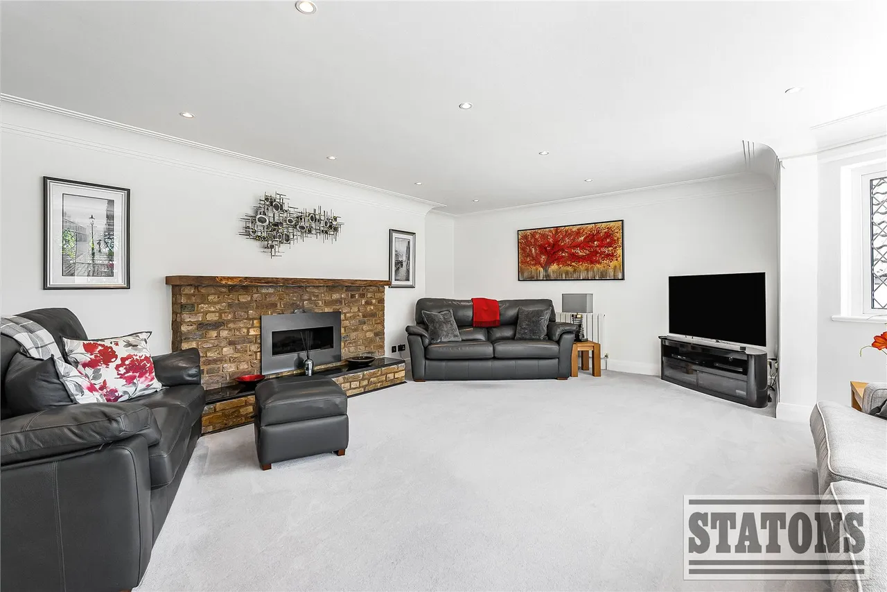 Grubbs Lane, Brookmans Park, Hertfordshire, AL9 6EH, photo 10