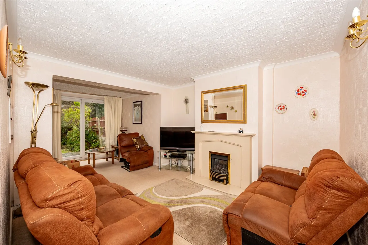 Larkfield Road Greenlands, Redditch, Worcestershire, B98 7PL, photo 2