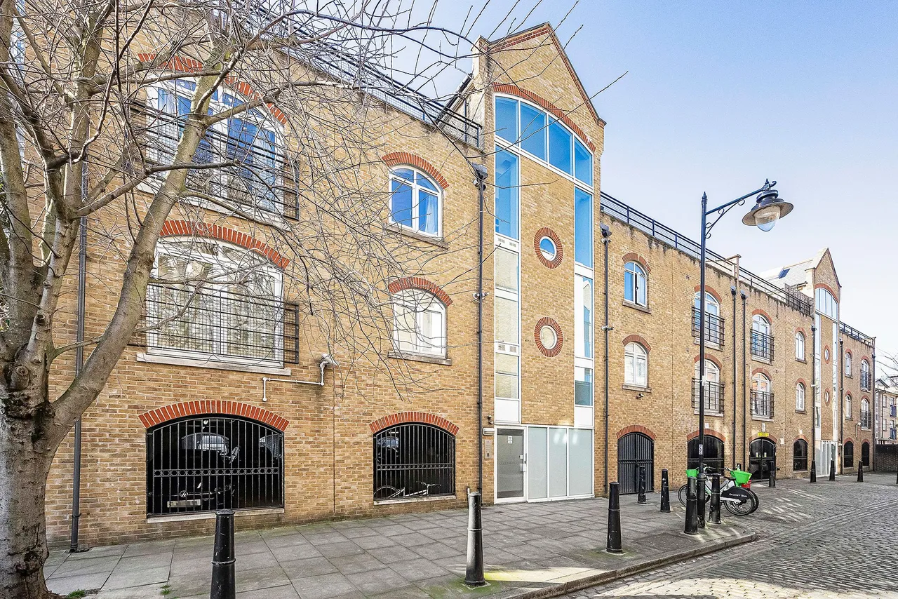 1 bed flat for sale — London, E14 9NT