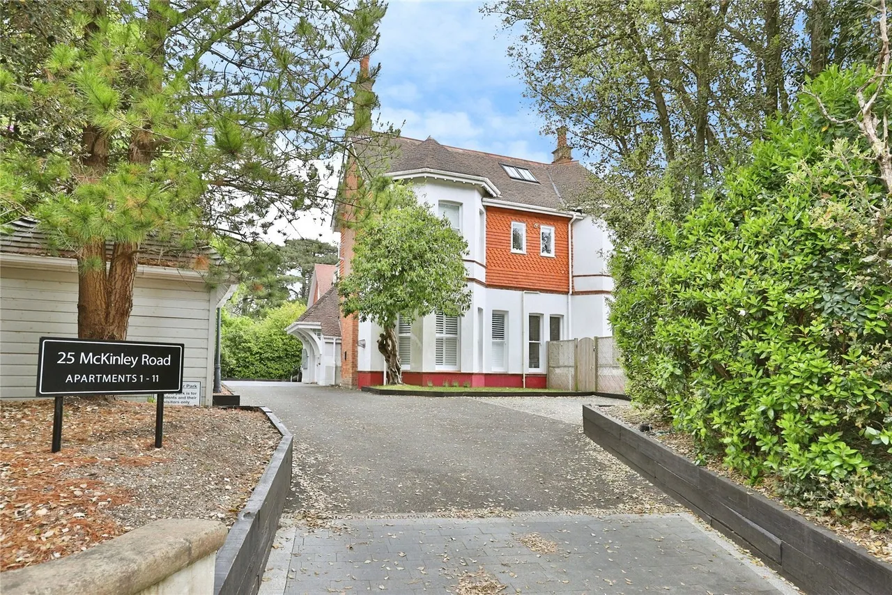 3 bed flat for sale, McKinley Road, Bournemouth, BH4