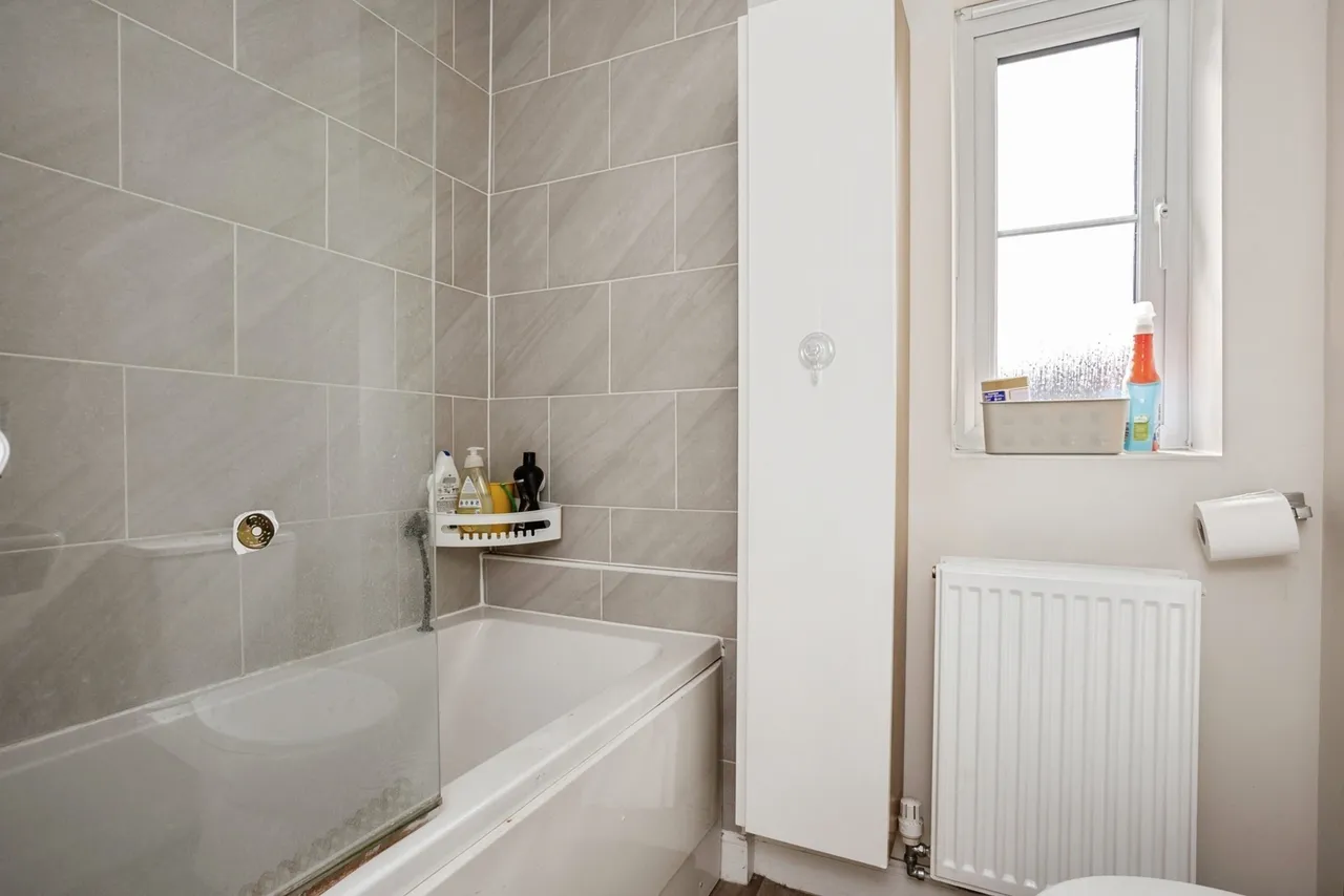 Wellingtonia Crescent, Edwalton, NG12, photo 15
