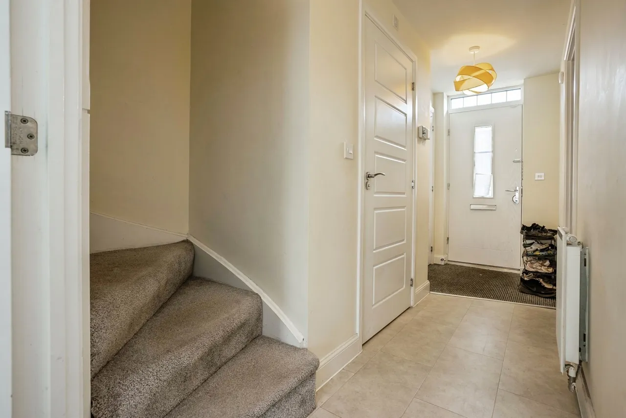 Wellingtonia Crescent, Edwalton, NG12, photo 3