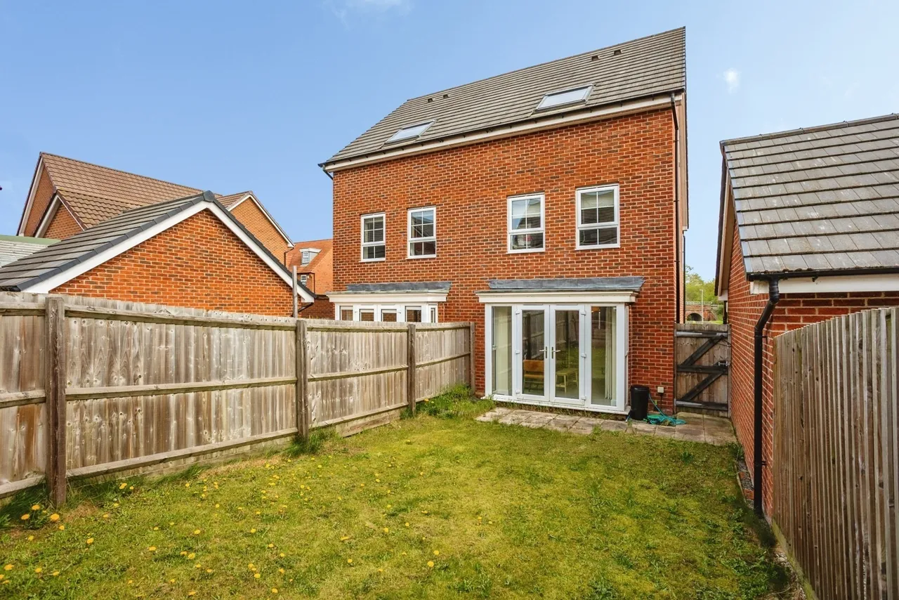 Wellingtonia Crescent, Edwalton, NG12, photo 9