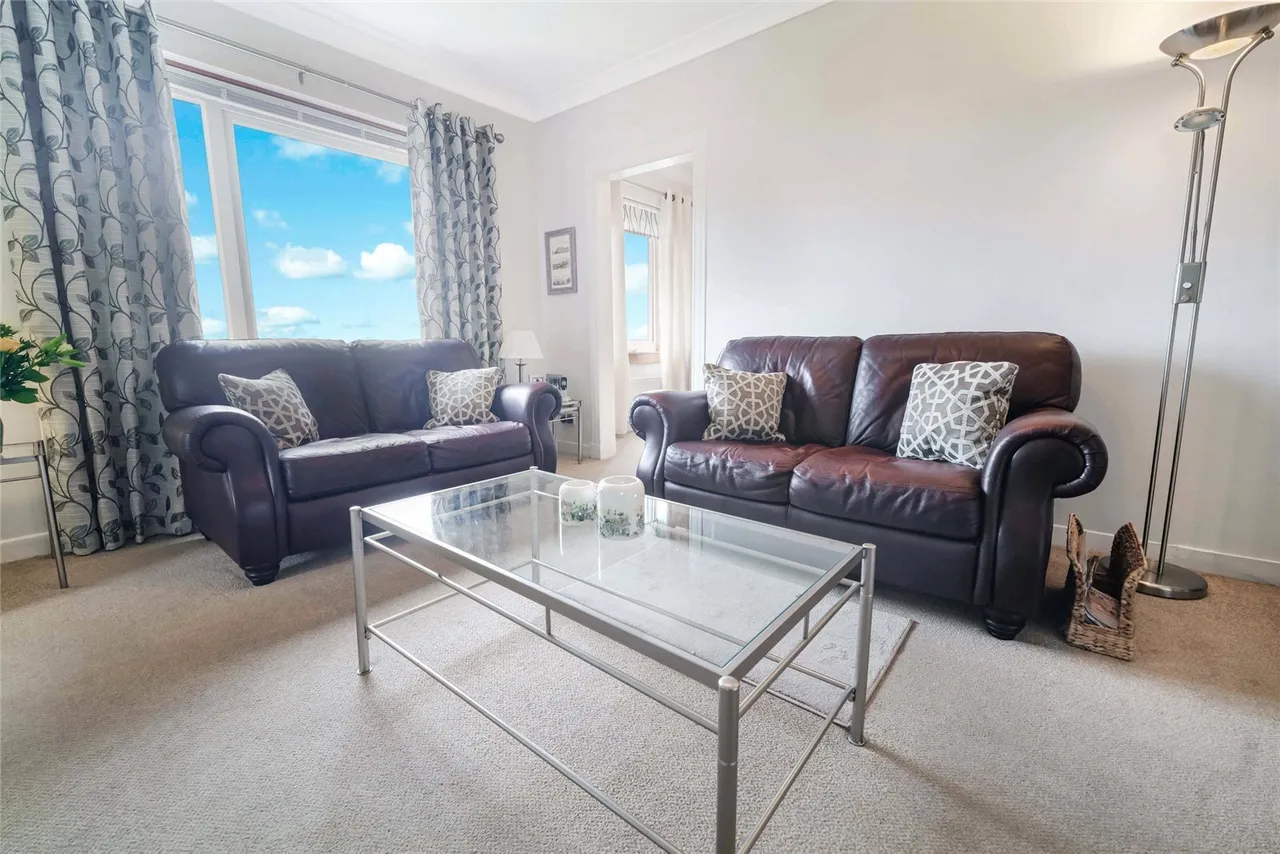 Croftside Avenue, Glasgow, Lanarkshire, G44, photo 5