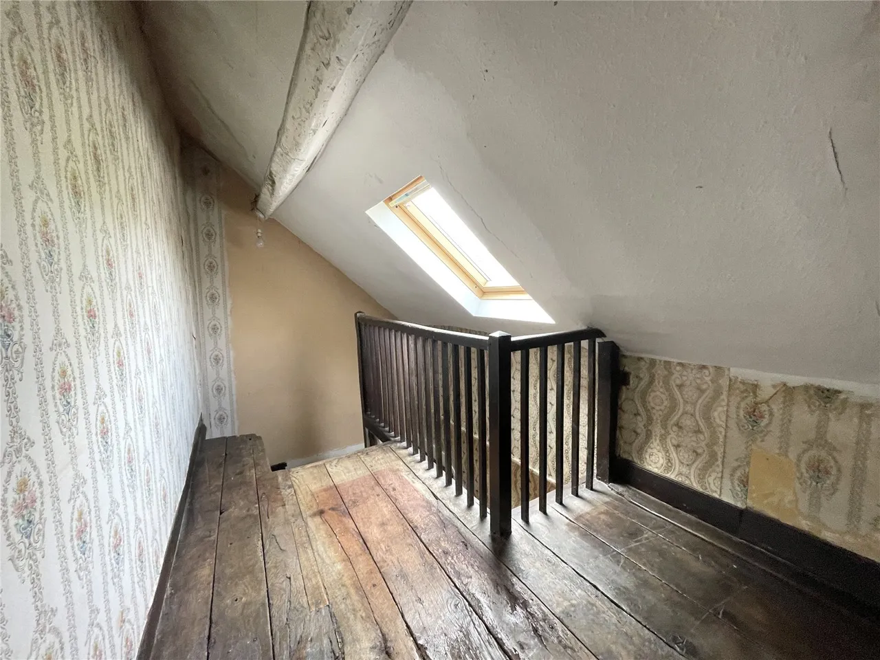 Bedroom House Plus Self Contained Flat And Retail Space, Riverside House, photo 4