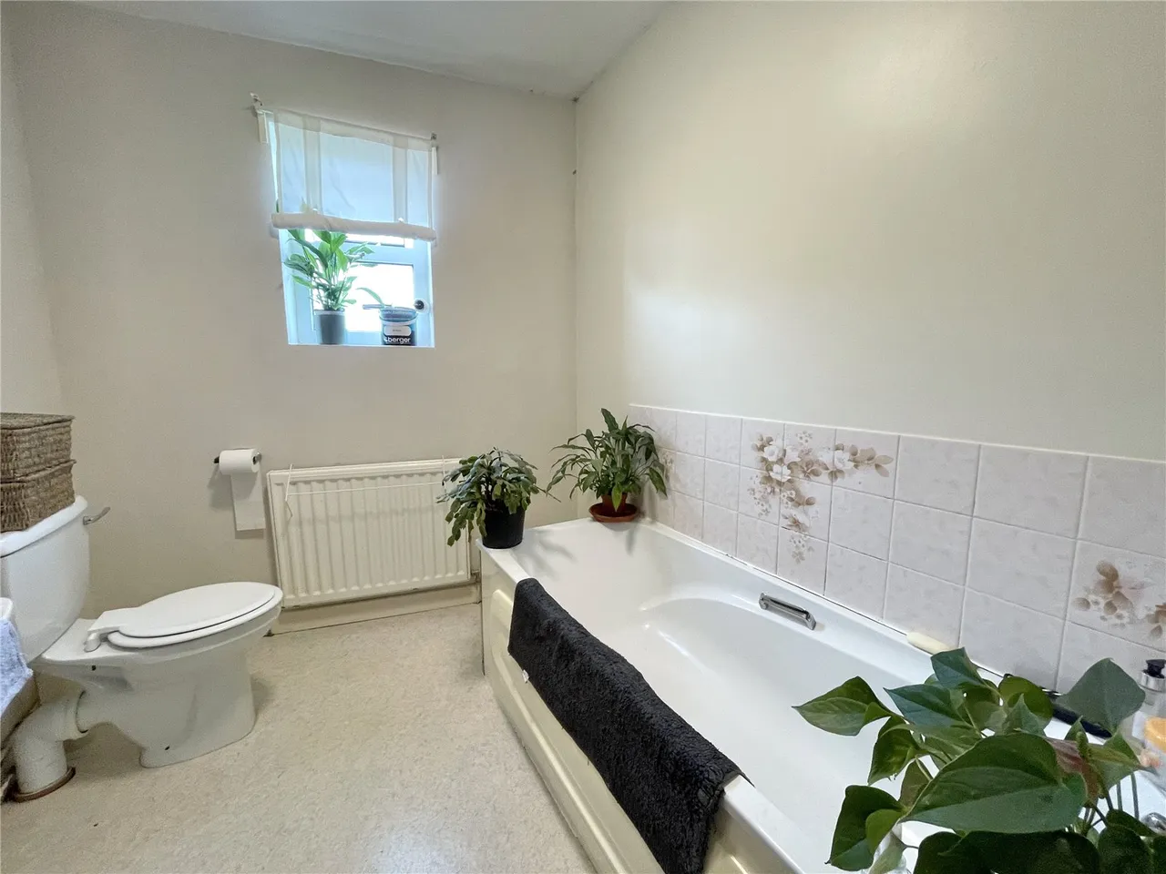 Bedroom House Plus Self Contained Flat And Retail Space, Riverside House, photo 16