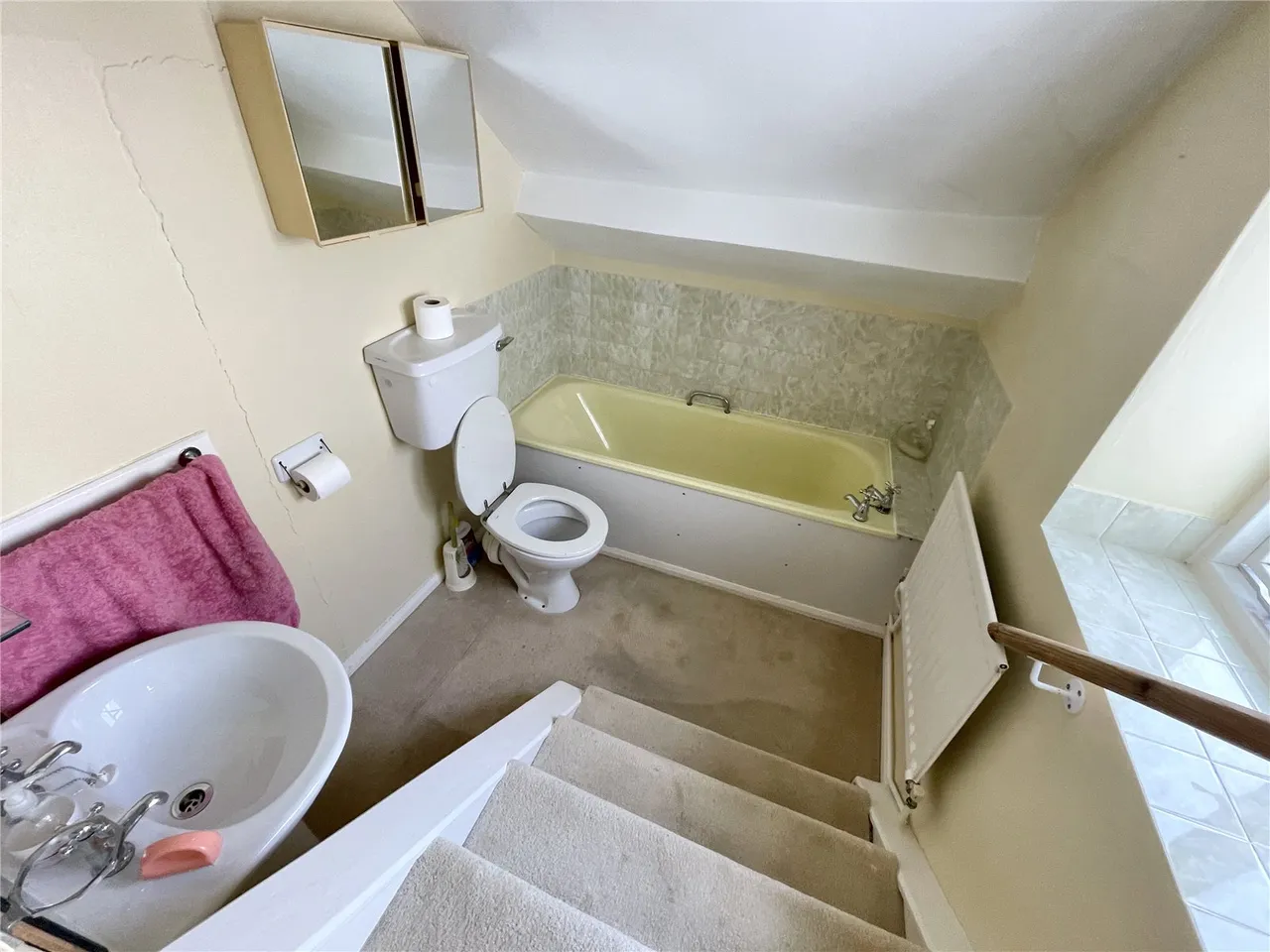 Bedroom House Plus Self Contained Flat And Retail Space, Riverside House, photo 10