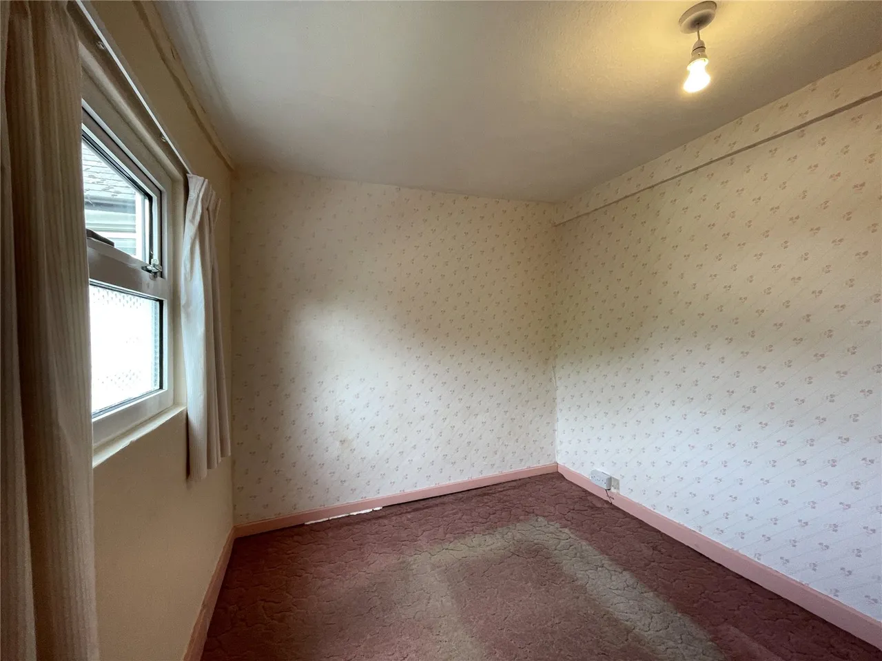 Bedroom House Plus Self Contained Flat And Retail Space, Riverside House, photo 8