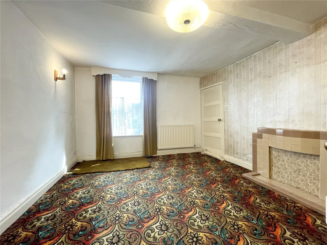 Bedroom House Plus Self Contained Flat And Retail Space, Riverside House, photo 2