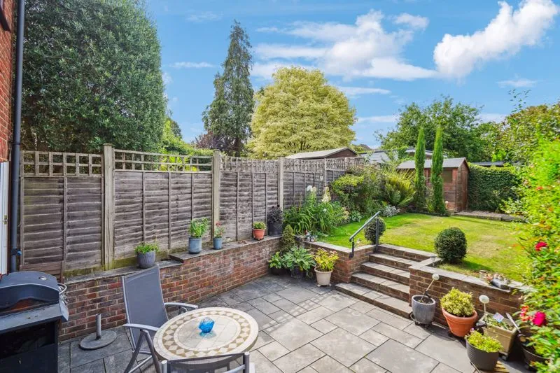 3 bed house for sale — New Road, Cookham SL6 9HD