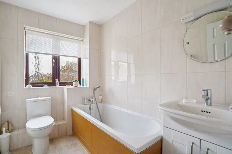 New Road, Cookham SL6 9HD, photo 10