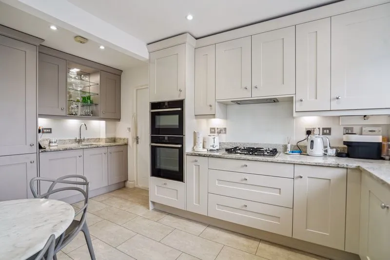 New Road, Cookham SL6 9HD, photo 2