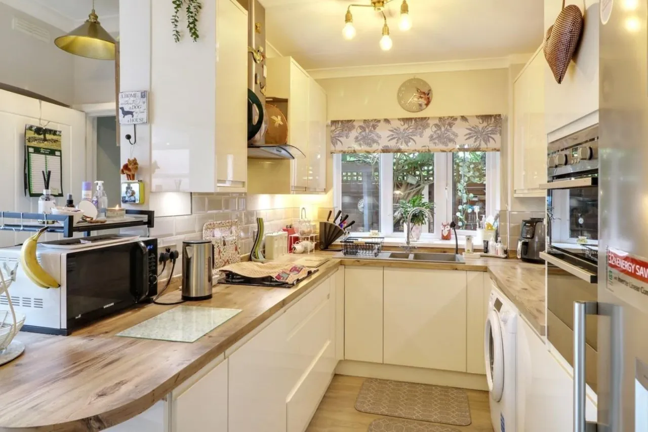 Price Avenue, Sandbach, photo 8