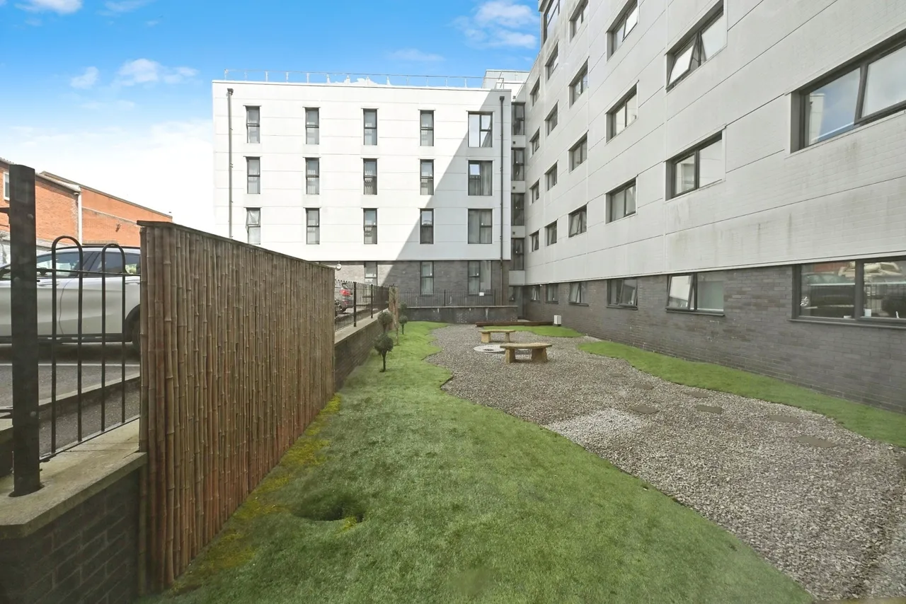 Dumfries Street, Luton, Bedfordshire, LU1, photo 6