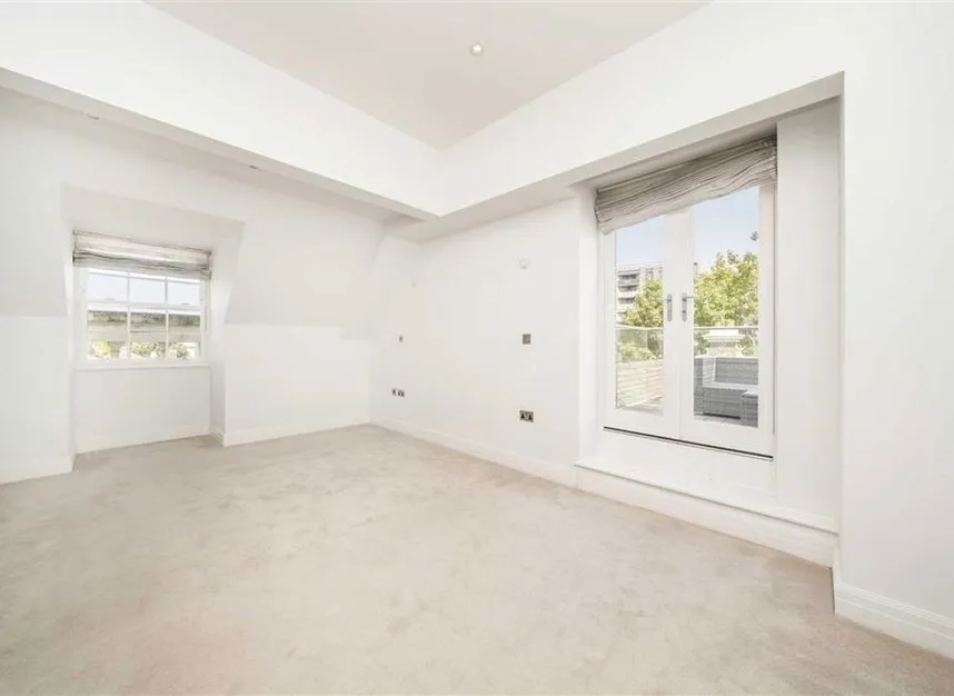 Kew Bridge Road, Brentford, TW8, photo 3