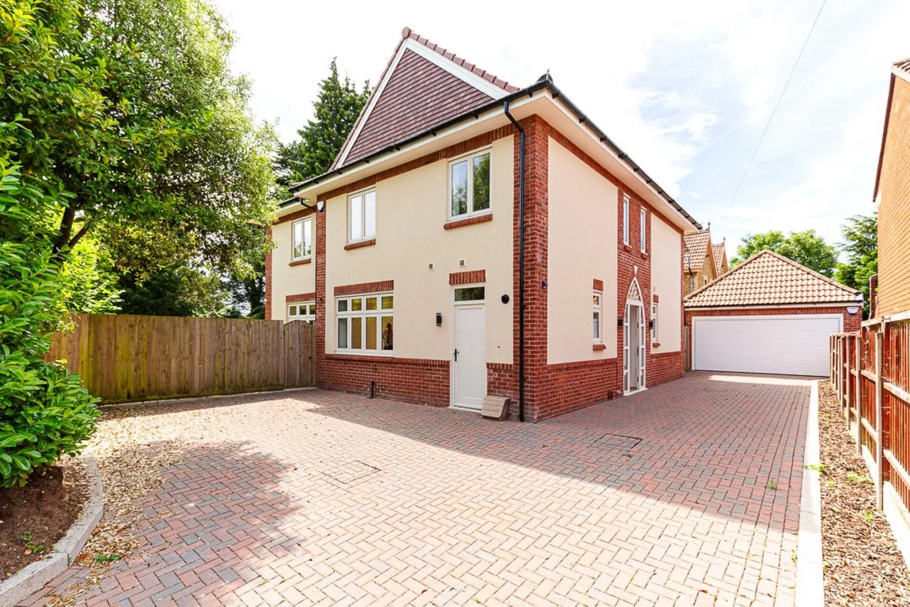 Coombe Lane, Bristol, BS9, photo 26