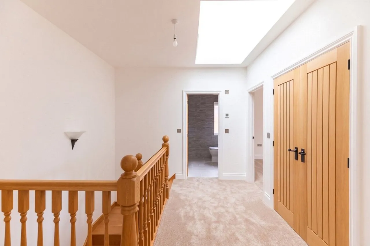 Coombe Lane, Bristol, BS9, photo 11