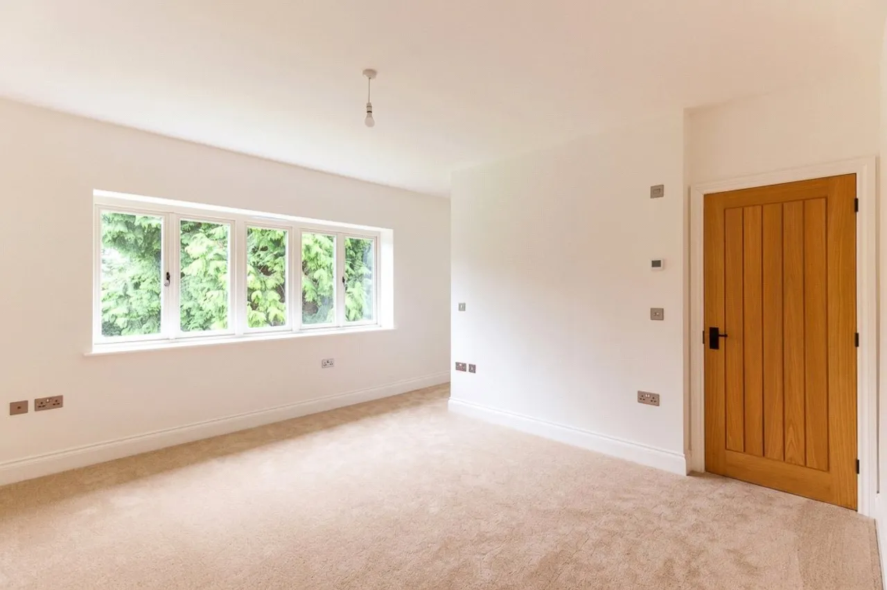 Coombe Lane, Bristol, BS9, photo 14