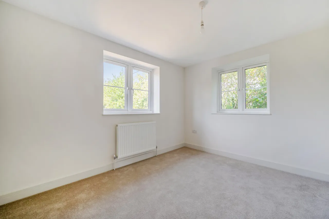 Thurstons Estate, Binsted, GU34, photo 11