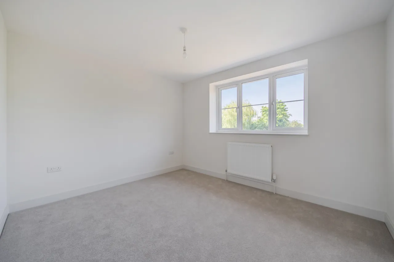 Thurstons Estate, Binsted, GU34, photo 9