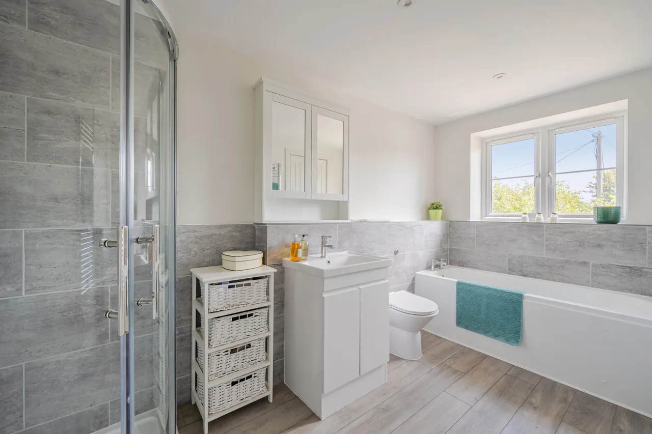 Thurstons Estate, Binsted, GU34, photo 7