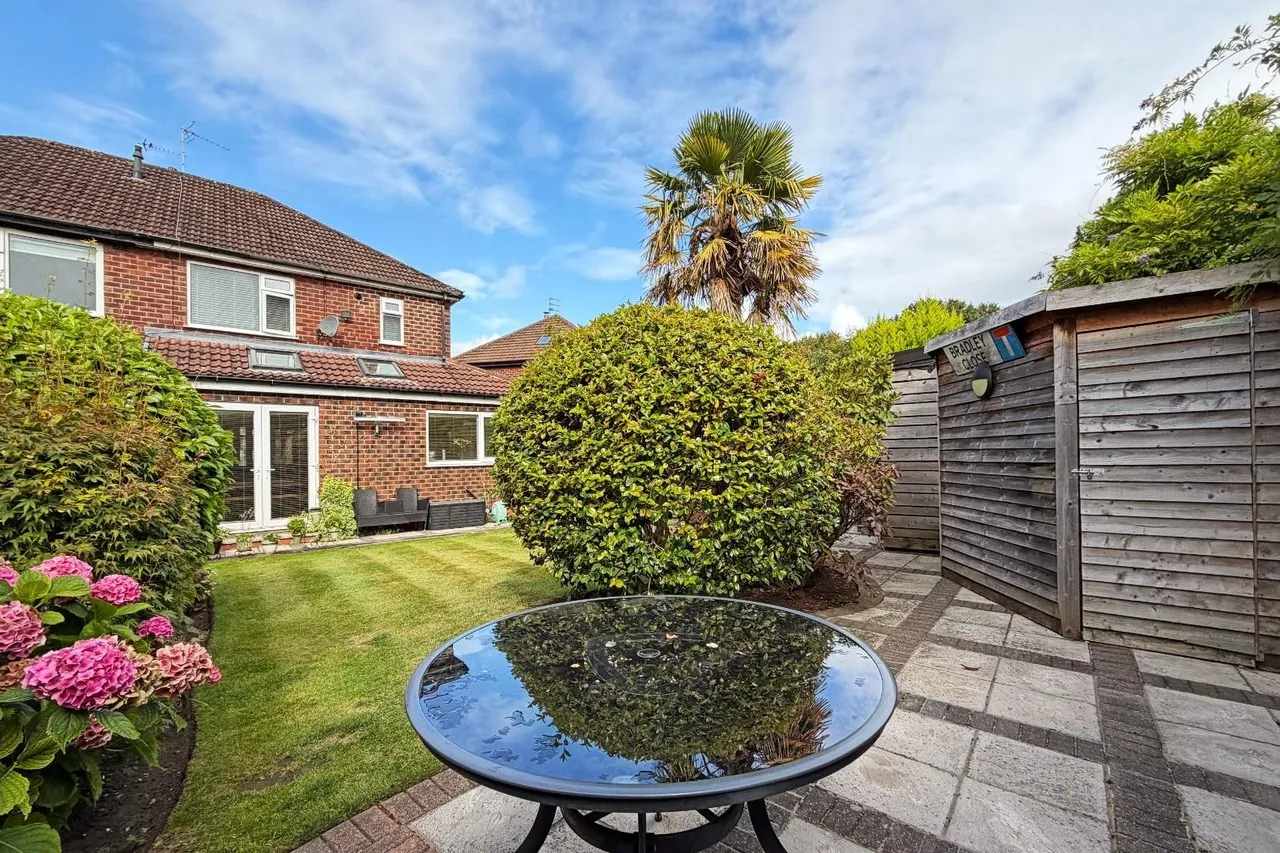 Bradley Close, Timperley WA15 6SH, photo 24
