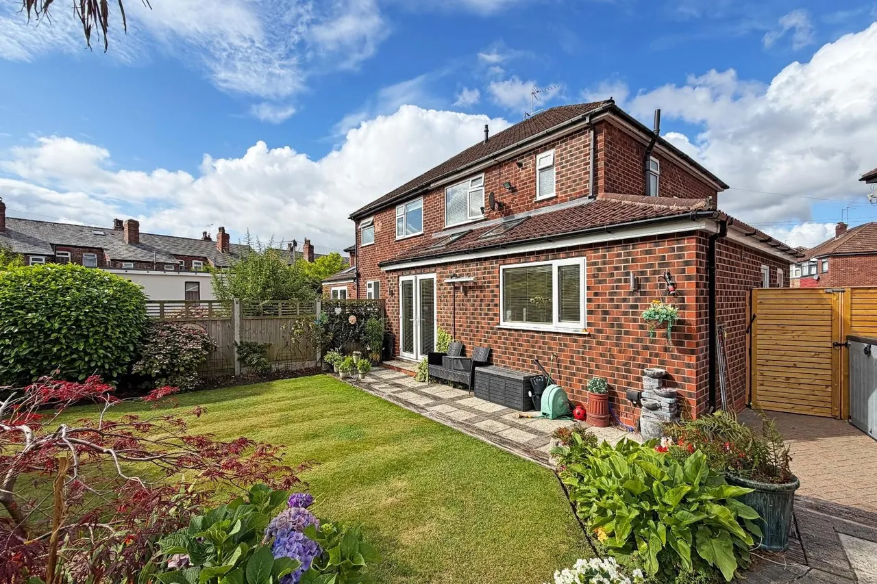 Bradley Close, Timperley WA15 6SH, photo 26