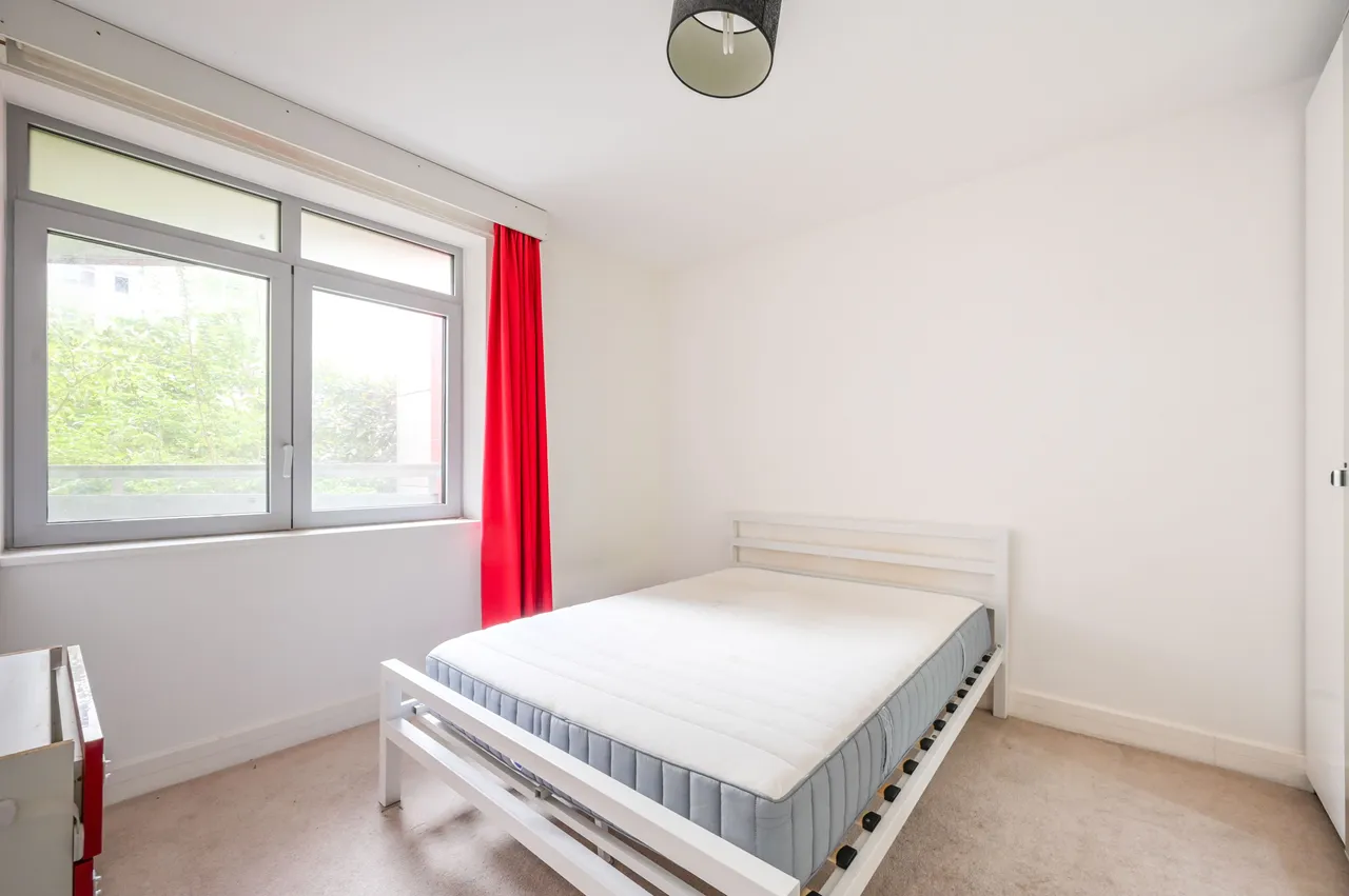 Flat 14, 30 Barking Road, London, photo 3