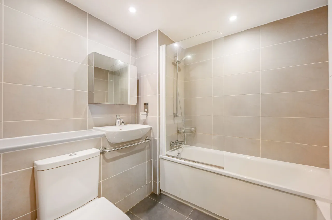 Flat 14, 30 Barking Road, London, photo 5