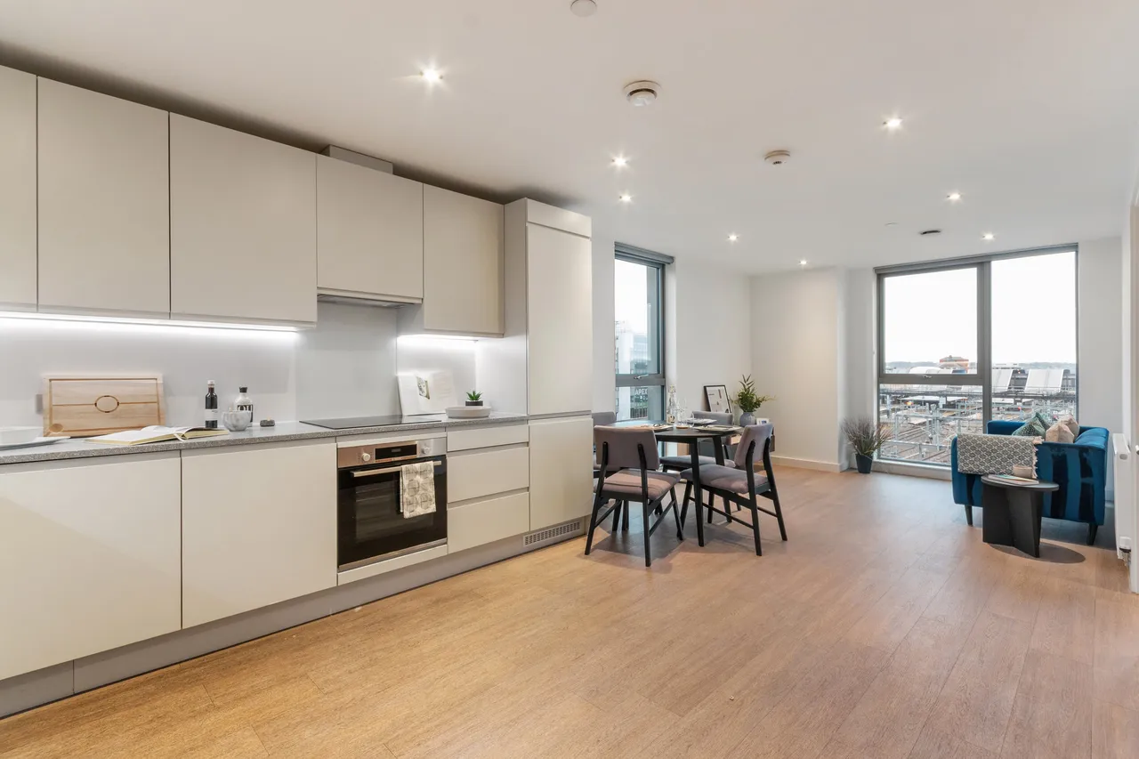 2 bed flat to rent, Napier Road, London, RG1